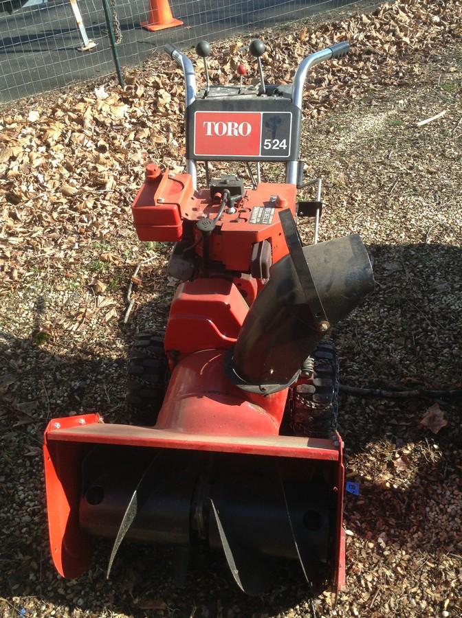 Toro 524 snow blower (1 of 1)
