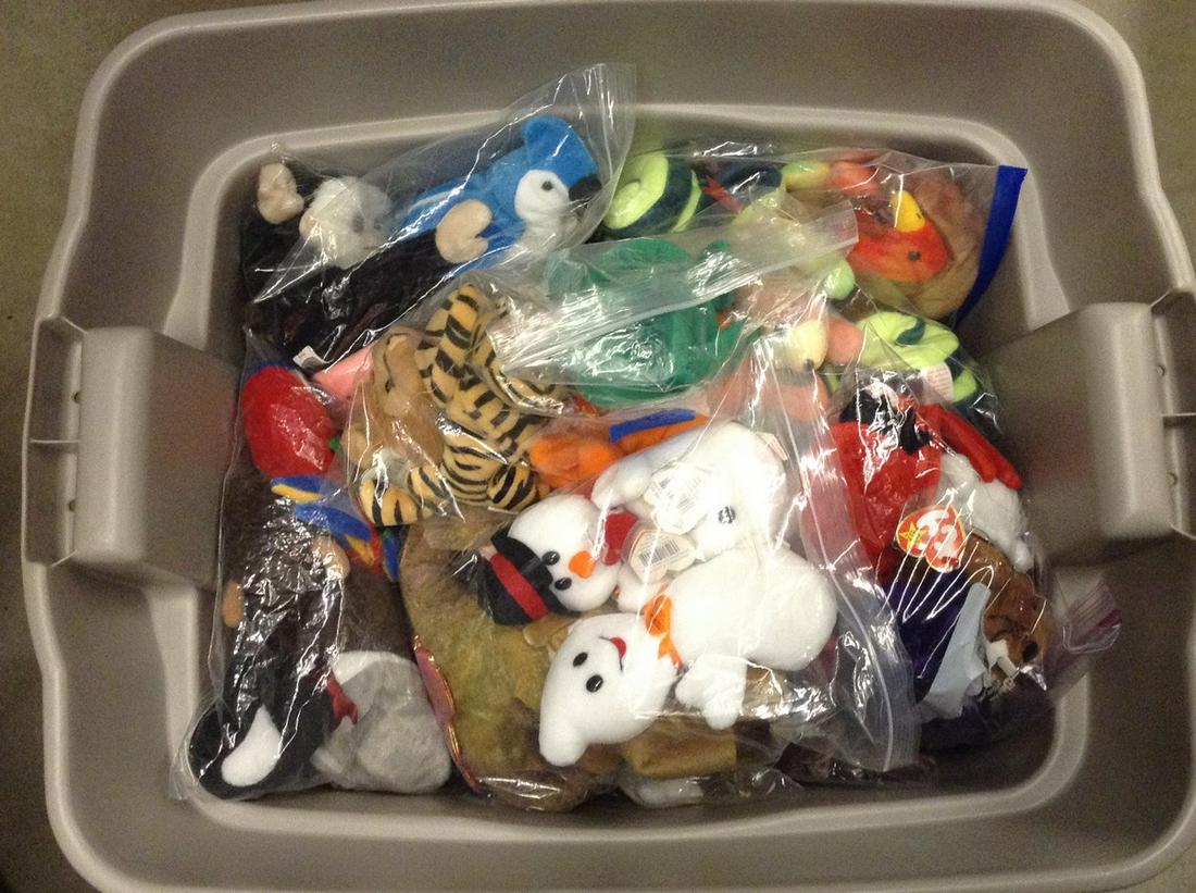 huge tub of ty beanie babies: huge tub of ty beanie babies