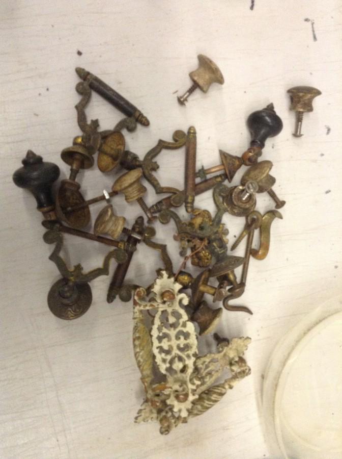 large lot of vintage metal draw pulls: large lot of vintage metal draw pulls