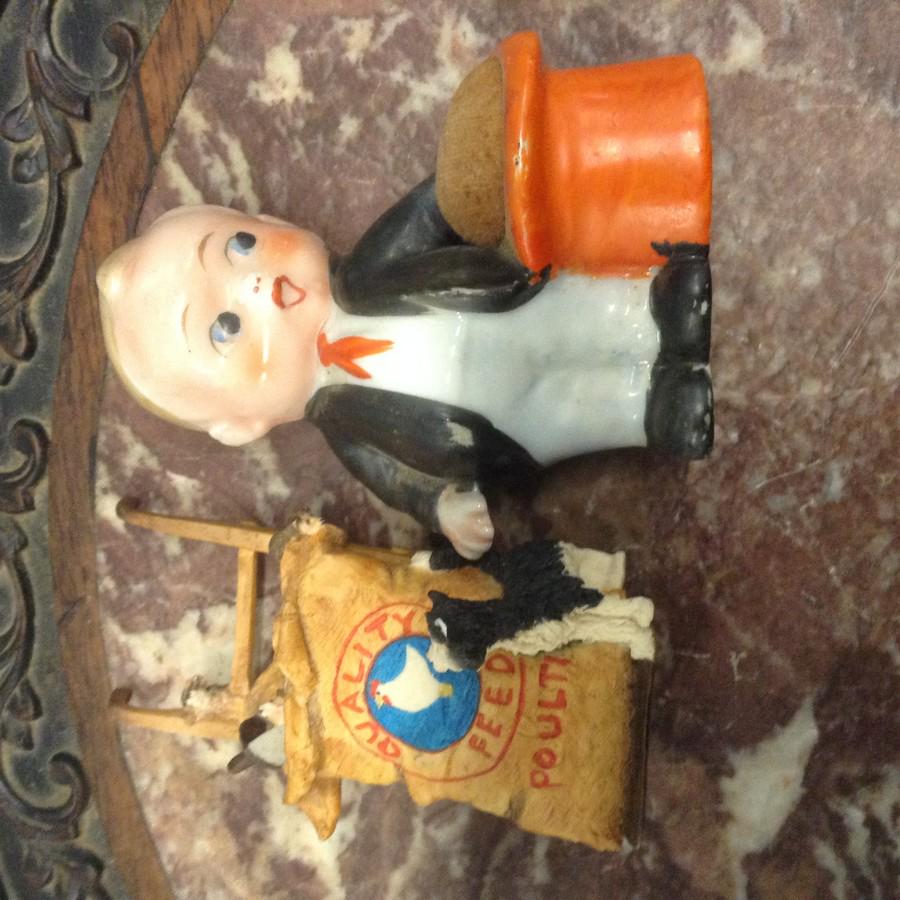 Lowell Davis signed piece art and other figurine: Lowell Davis signed piece art and other figurine