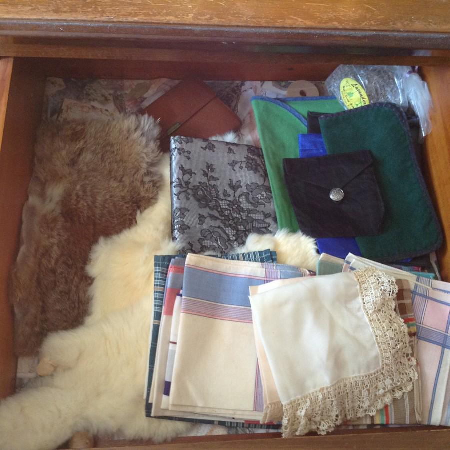 lot of vintage fur purses and handkerchiefs: lot of vintage fur purses and handkerchiefs