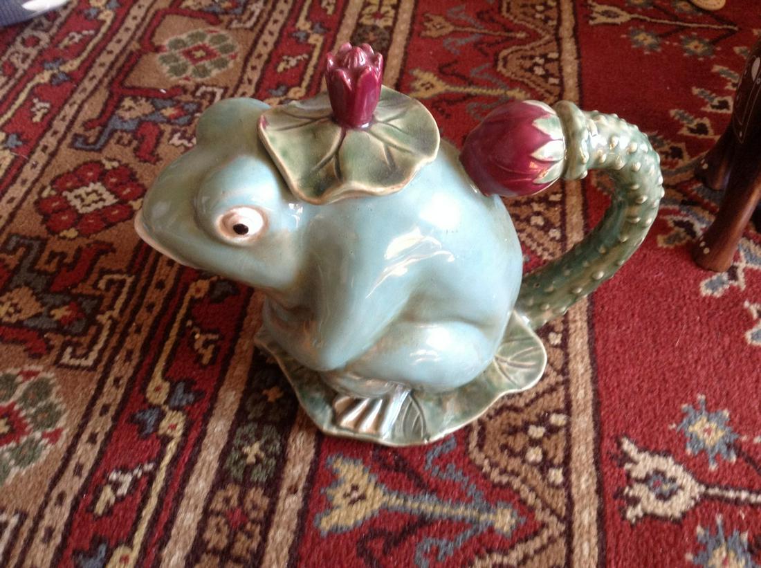 frog teapot bella casta: frog teapot bella casta