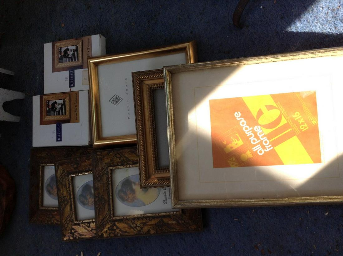 large lot of unused picture frames (1 of 1)