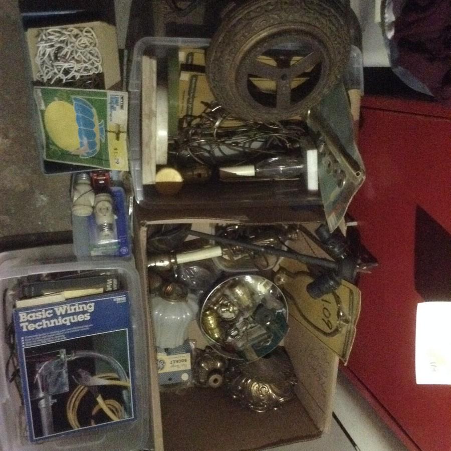 large lot of vintage lighting items: large lot of vintage lighting items