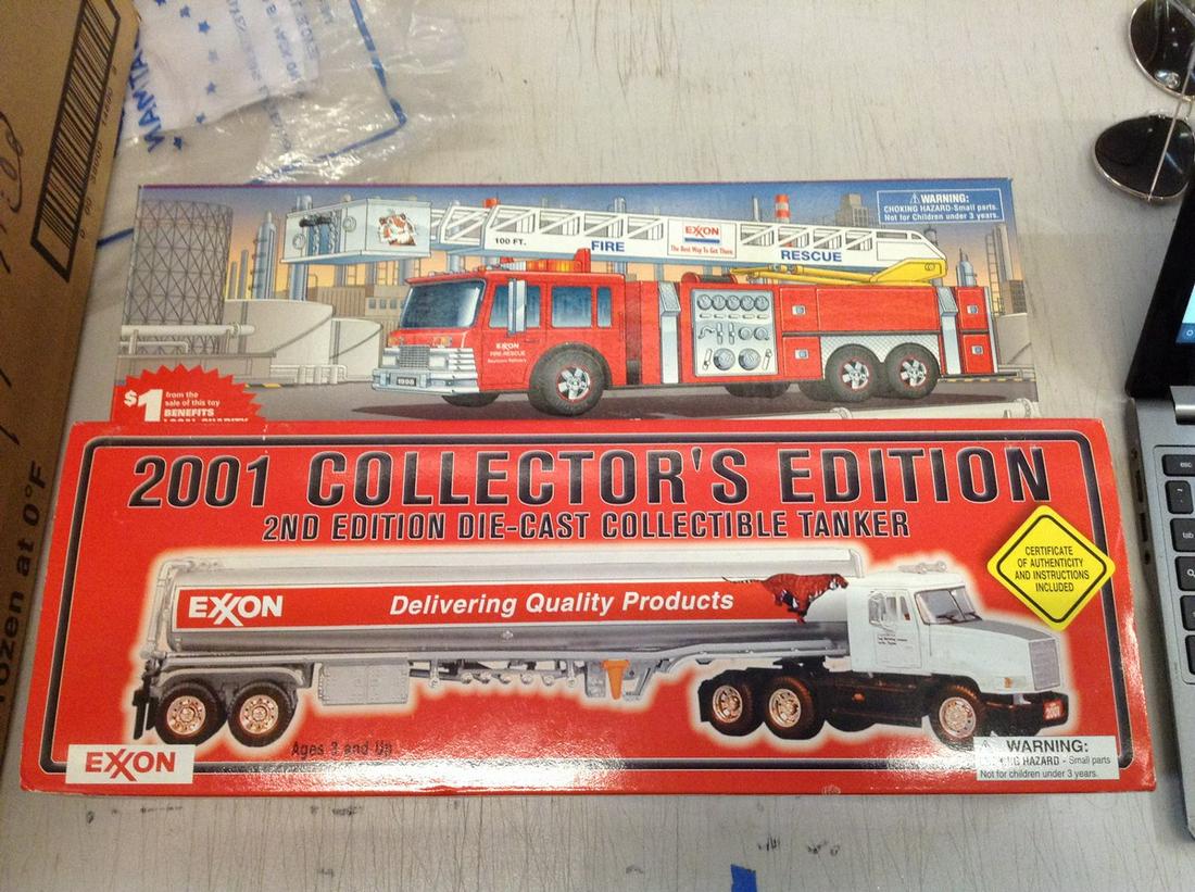 lot of two diecast Exxon trucks: lot of two diecast Exxon trucks