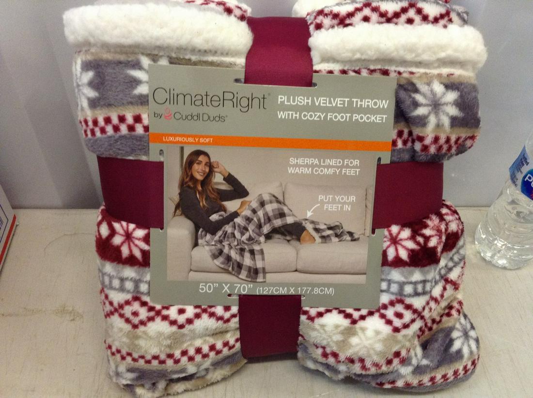new throw blanket with foot pocket (1 of 1)