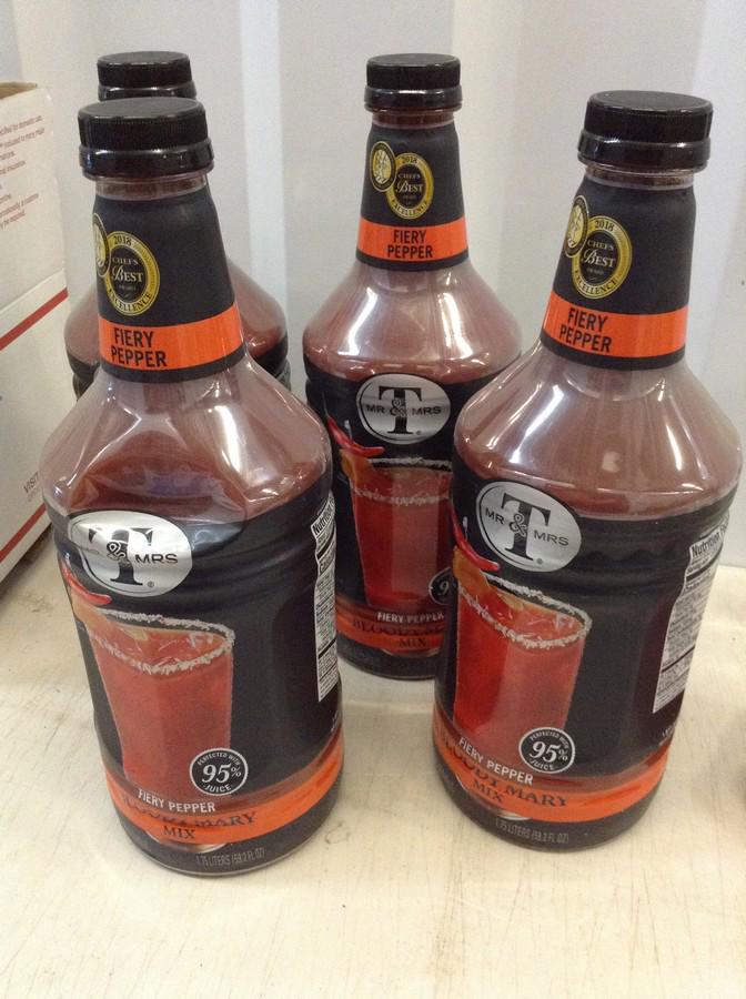 lot of four Mr. and Mrs. t fire pepper bloody Mary mix: lot of four Mr. and Mrs. t fire pepper bloody Mary mix