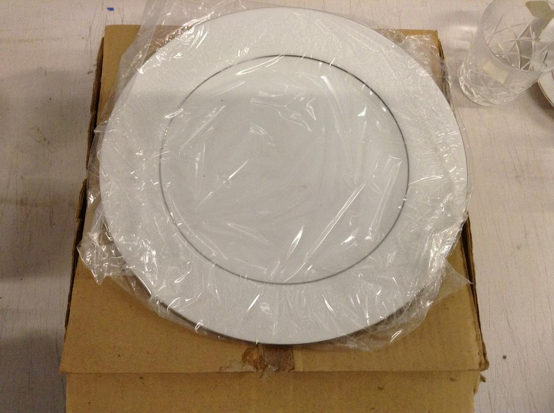 crown Victoria 10" diner plate set of 6 Lovelace: crown Victoria 10" diner plate set of 6 Lovelace