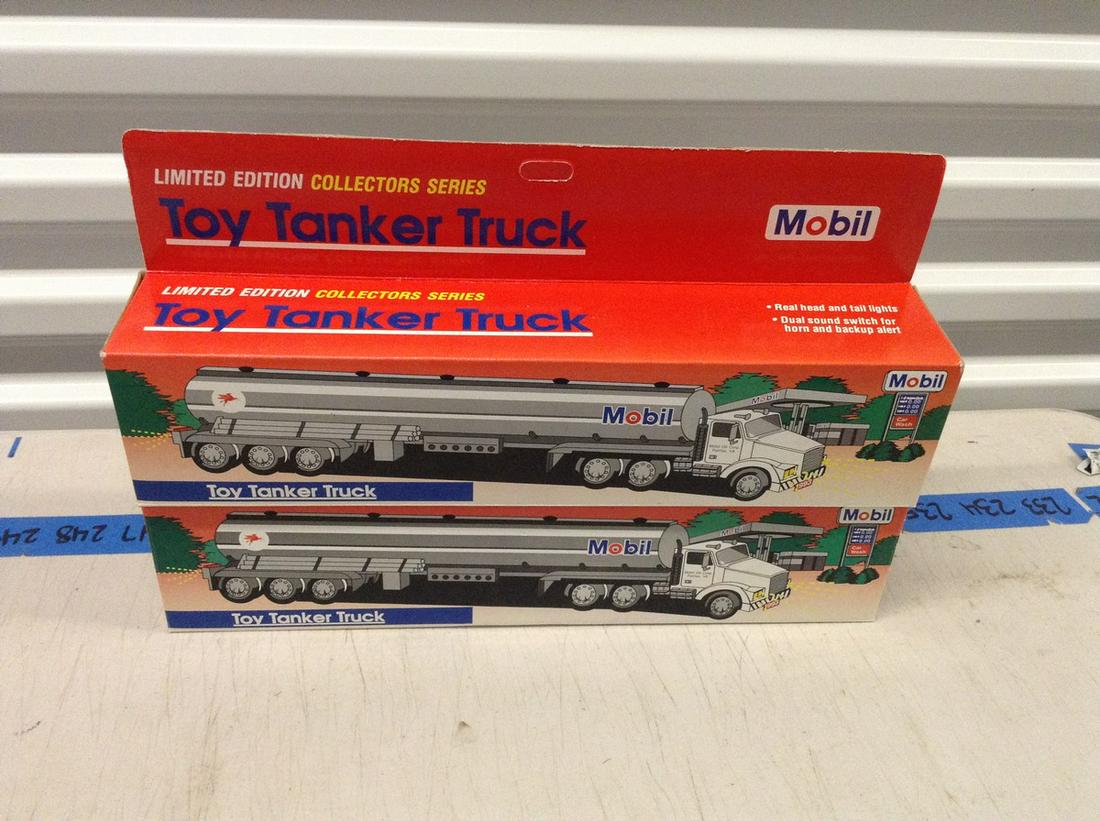 lot of 2 mobile tanker trucks: lot of 2 mobile tanker trucks
