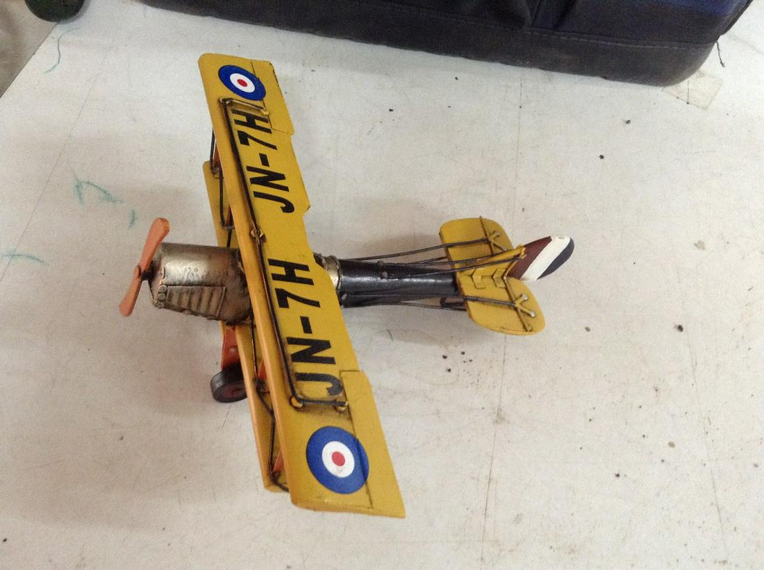 jenny metal airplane 7" long: jenny metal airplane 7" long