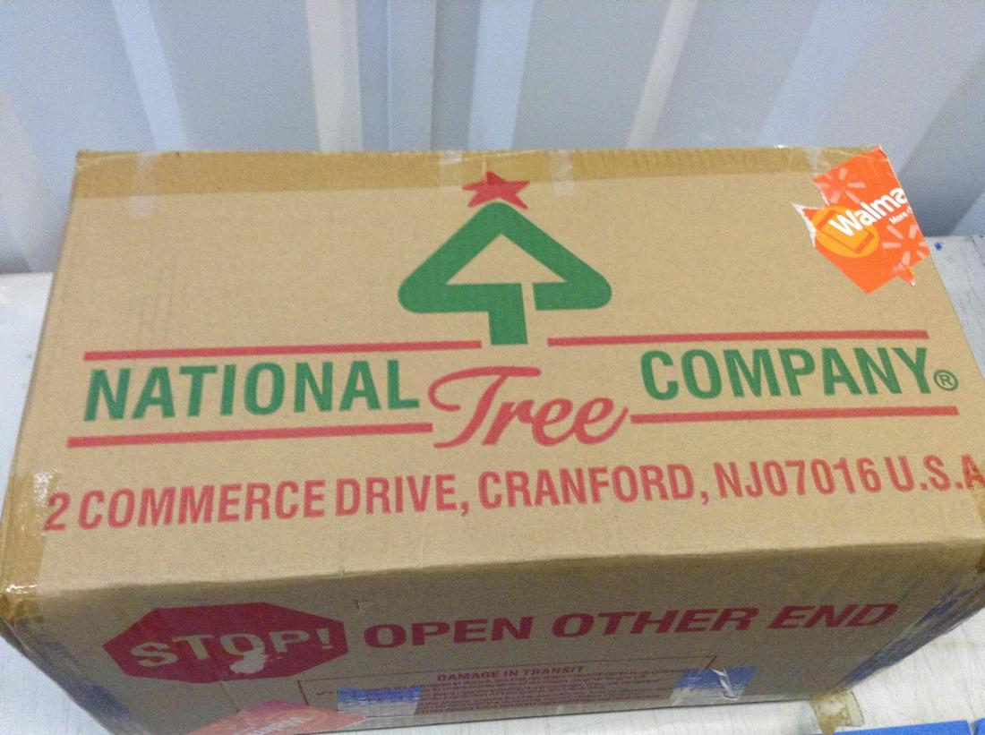 18" frozen berry yarn with led lights new in package (1 of 1)