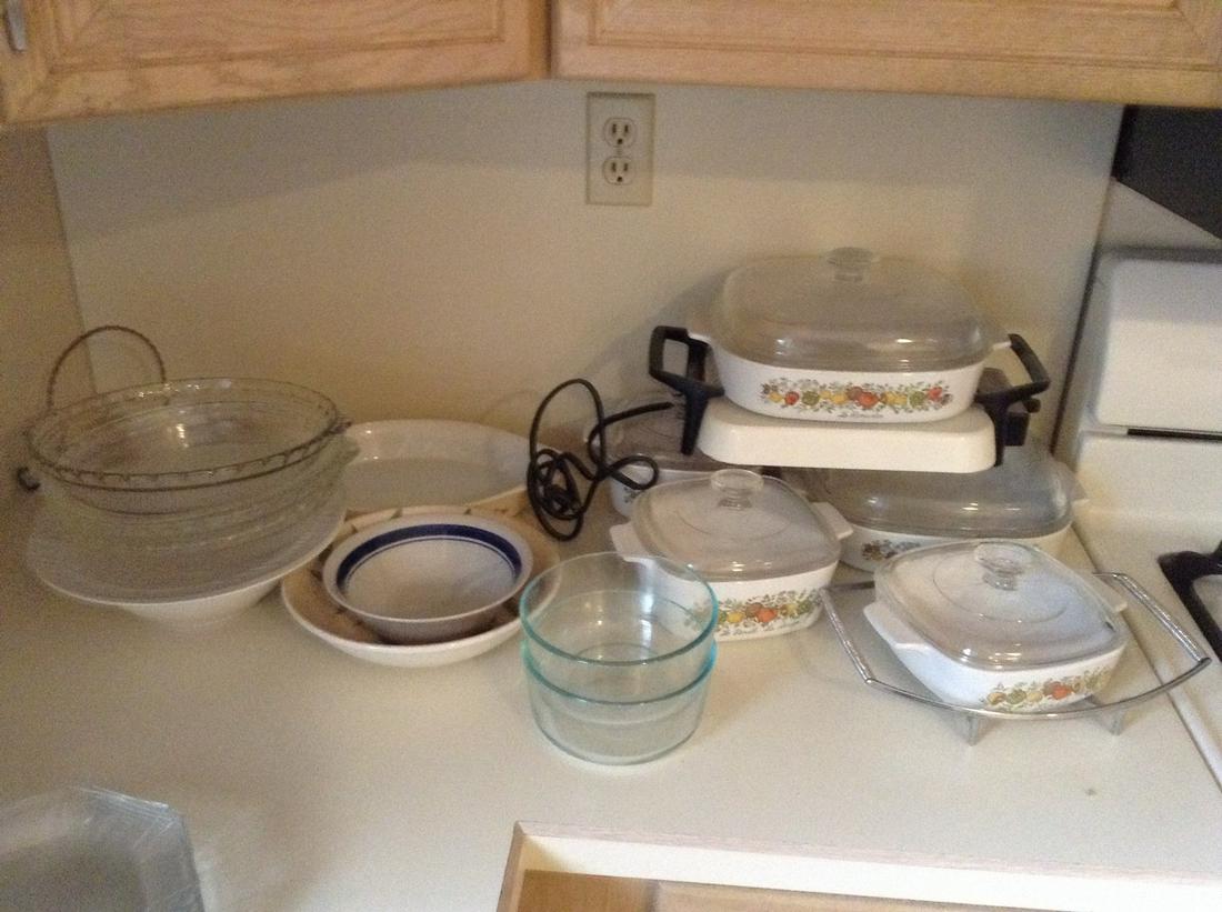 Pyrex and other items: Pyrex and other items