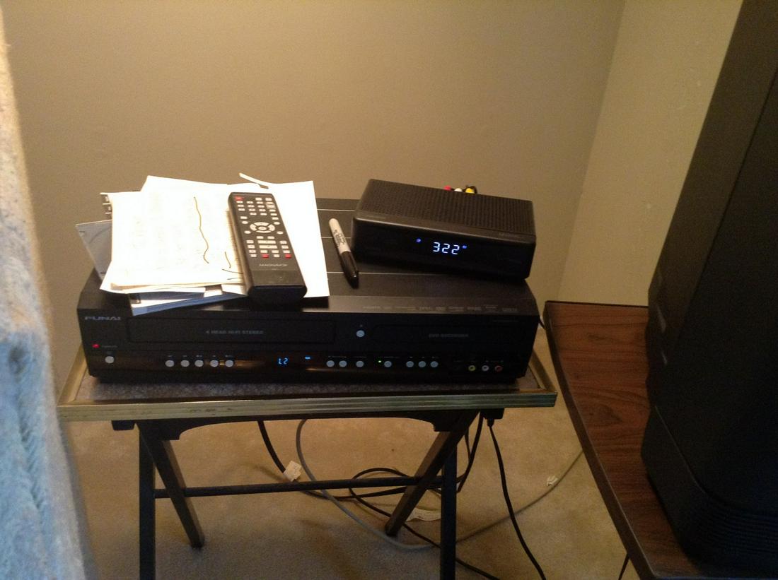 funai vhs/dvd player and clock radio (1 of 1)