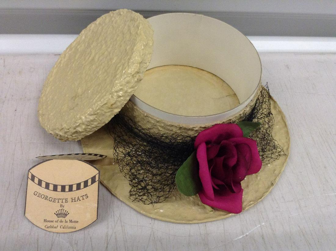 georgette hats, hat box very good condition (1 of 1)