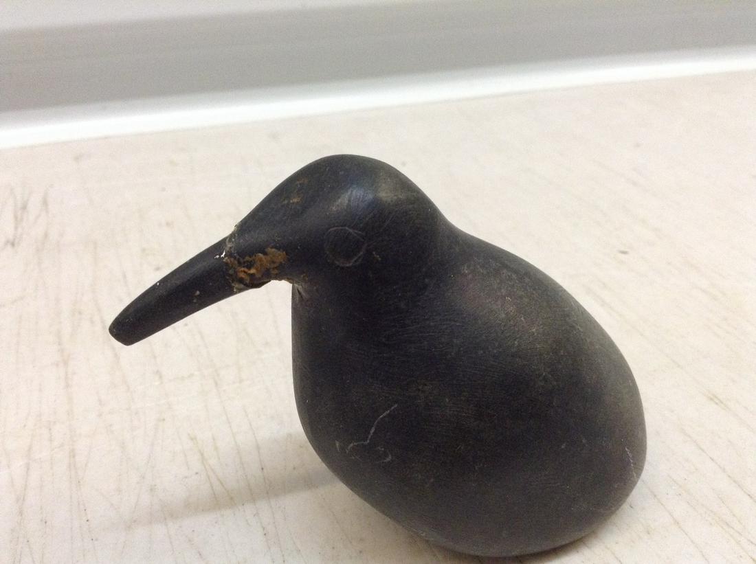 signed by artist carved stone bird statue, unable to: 3" tall
