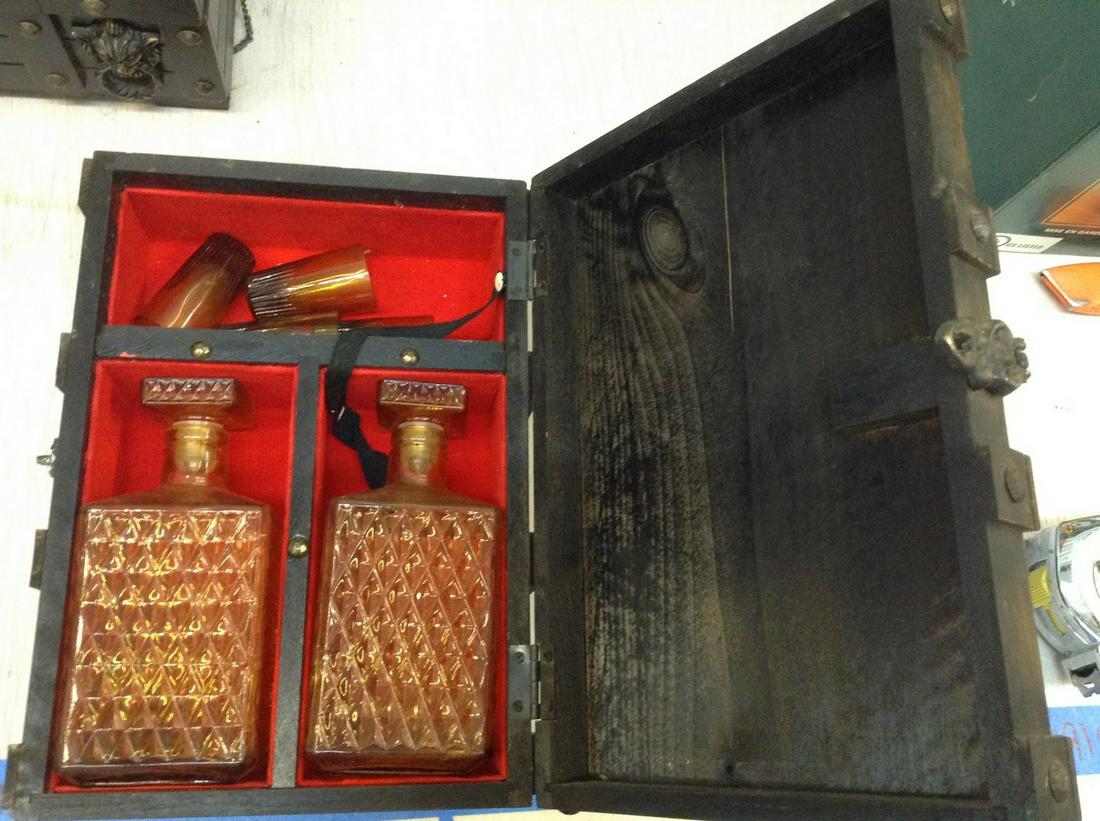 vintage brandy set amber set in wooden case: vintage brandy set amber set in wooden case
