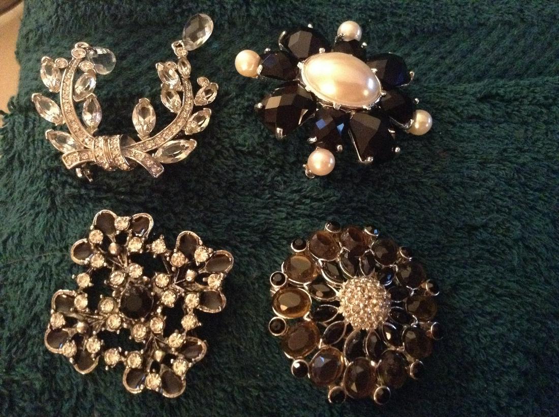 lot of four broches (1 of 1)