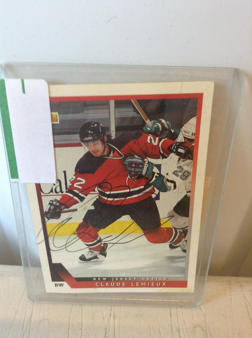 signed Claude Lemieux card: signed Claude Lemieux card