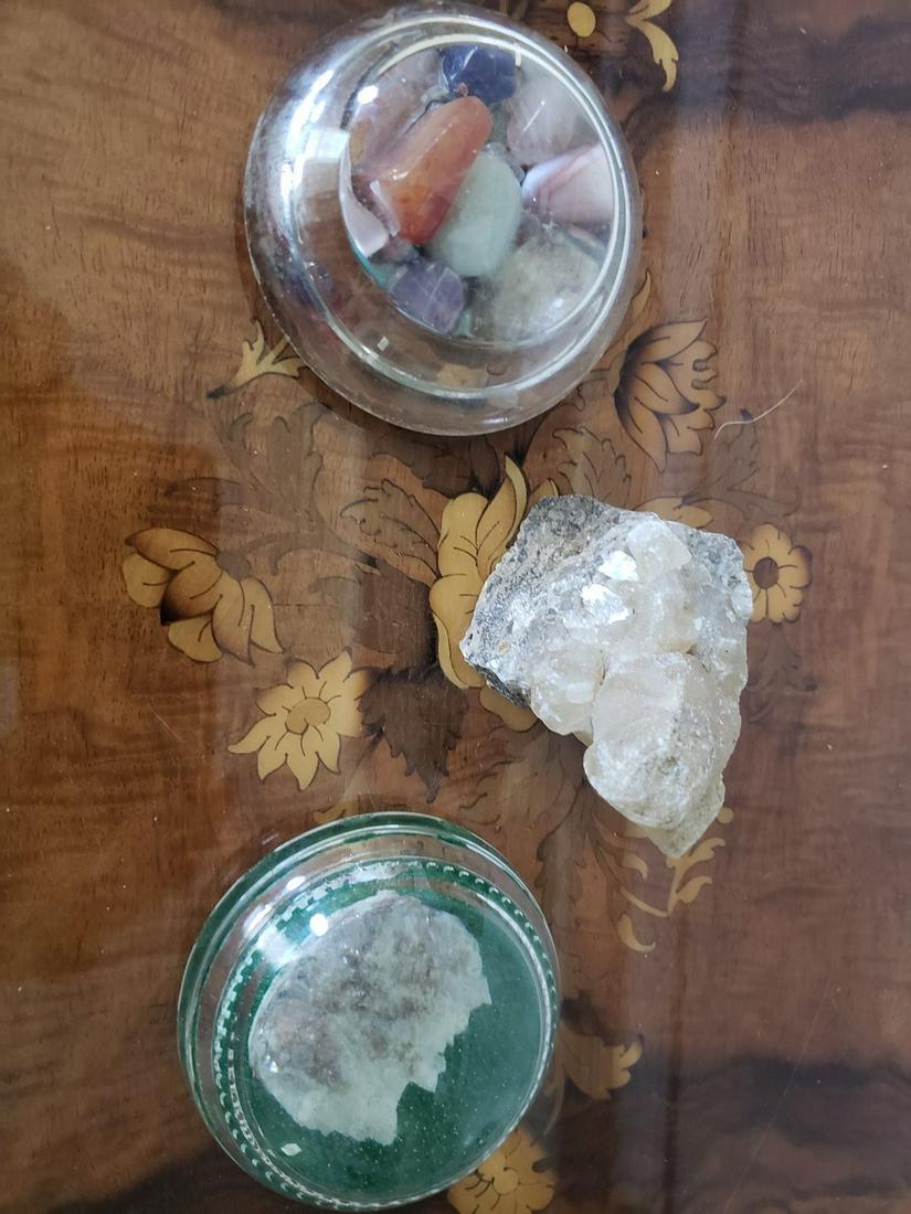 Lot of unique rocks: Lot of unique rocks