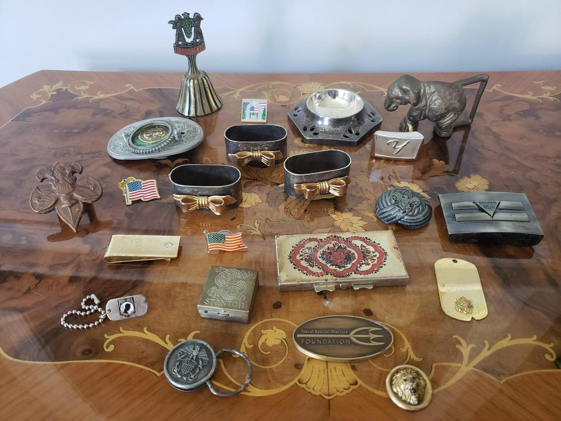 Lot of vintage belt buckles, military items: Lot of vintage belt buckles, military items