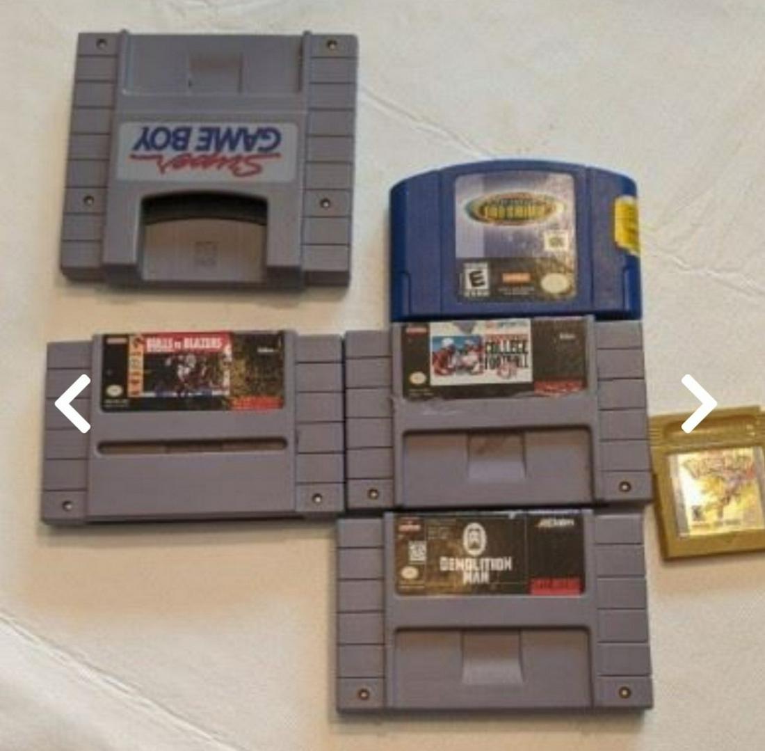 Lot of Nintendo games and Pokemon DS game (1 of 1)