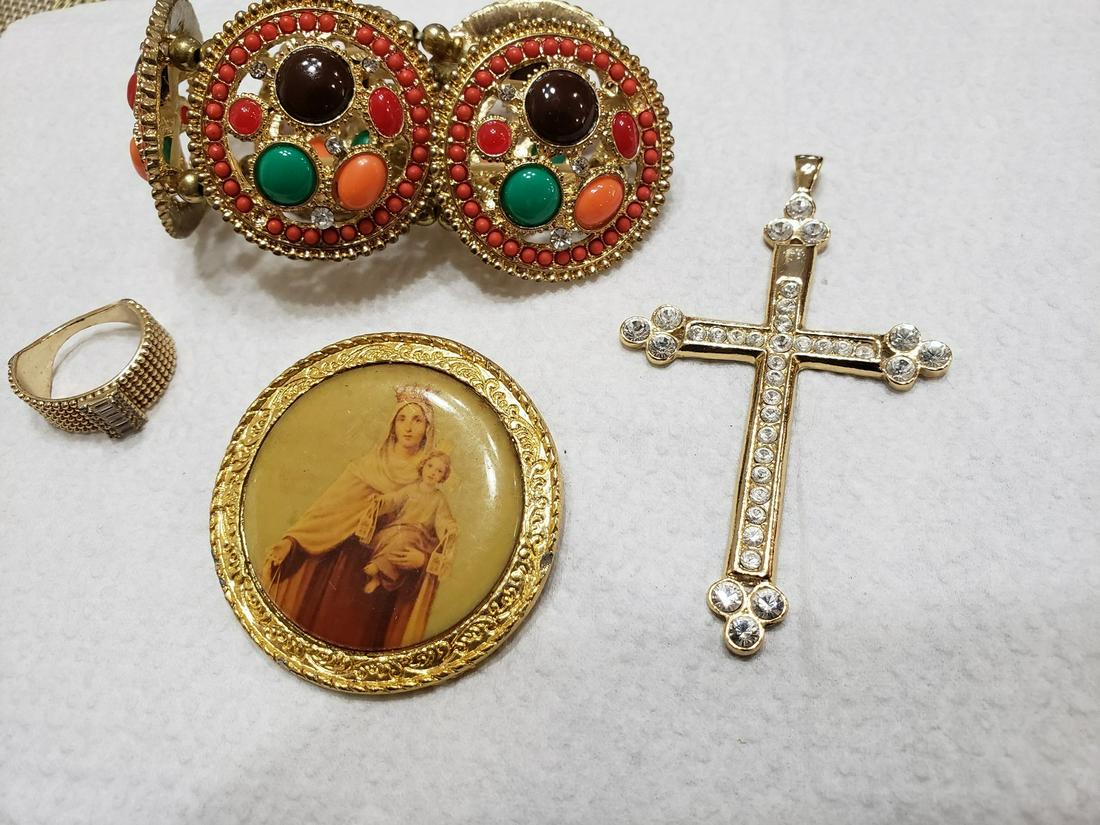 vintage gold tone costume jewelry: vintage gold tone costume jewelry