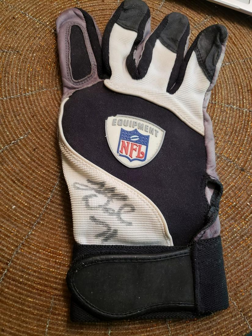 signed #71 NFL glove: signed #71 NFL glove