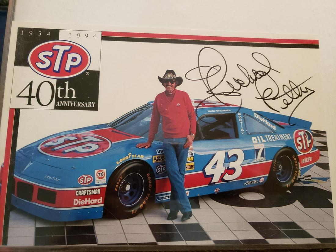 Richard Petty signed 8x10 photo (1 of 1)