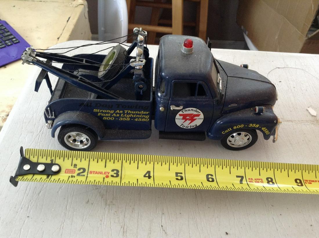 Chevy diecast tow truck: Chevy diecast tow truck