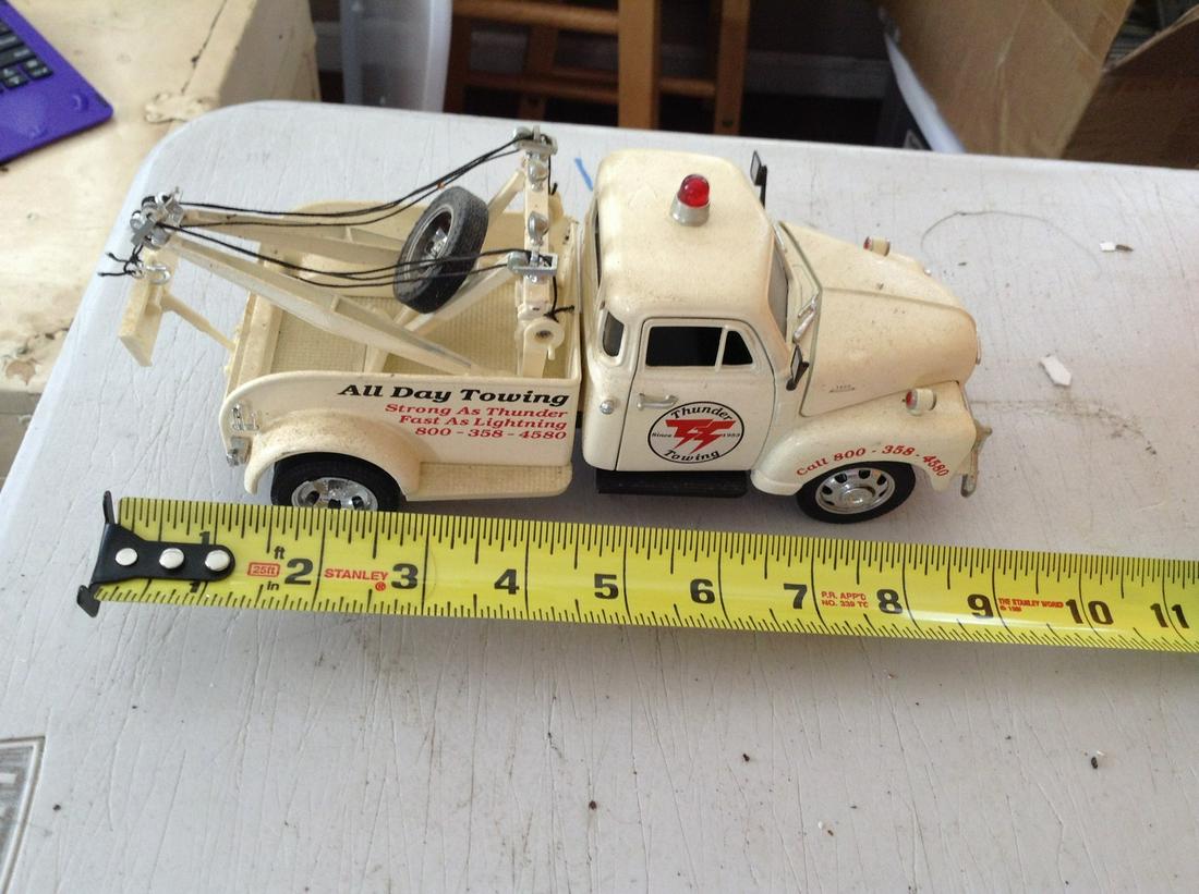 Chevy diecast tow truck: Chevy diecast tow truck