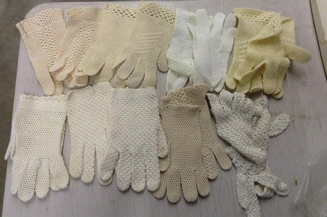 Vintage crochet gloves: Vintage crochet gloves