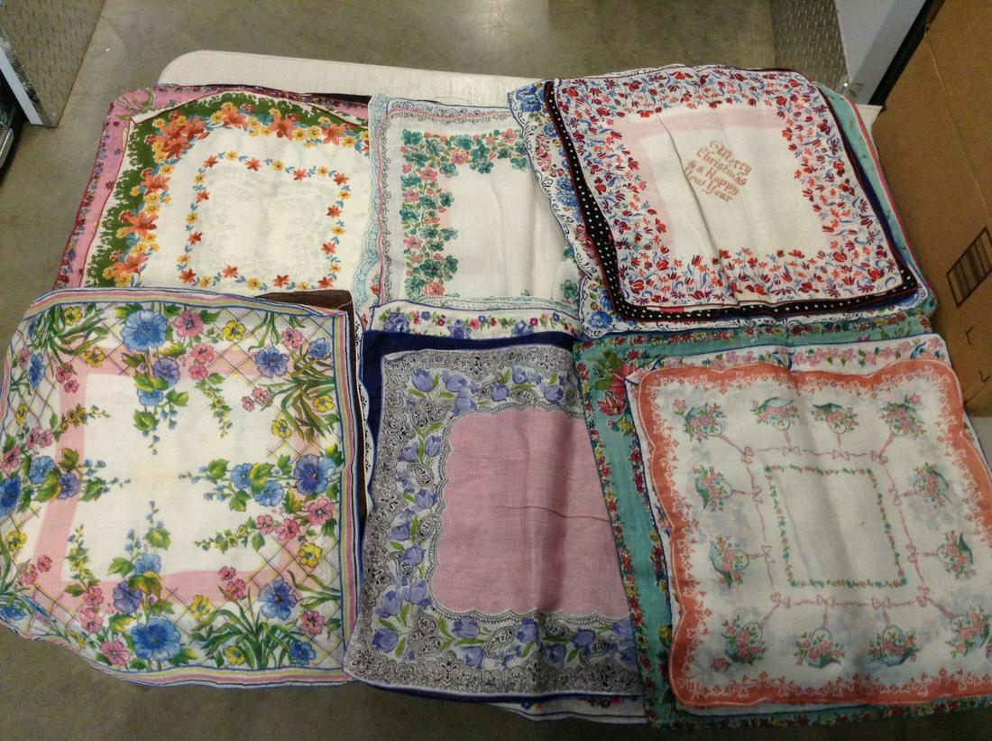Large amount of vintage ladies hankies (1 of 1)