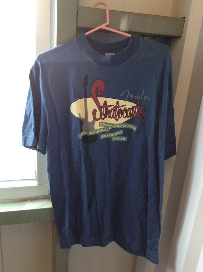 fender Stratocaster t-shirt with tags size XL: fender Stratocaster t-shirt with tags size XL