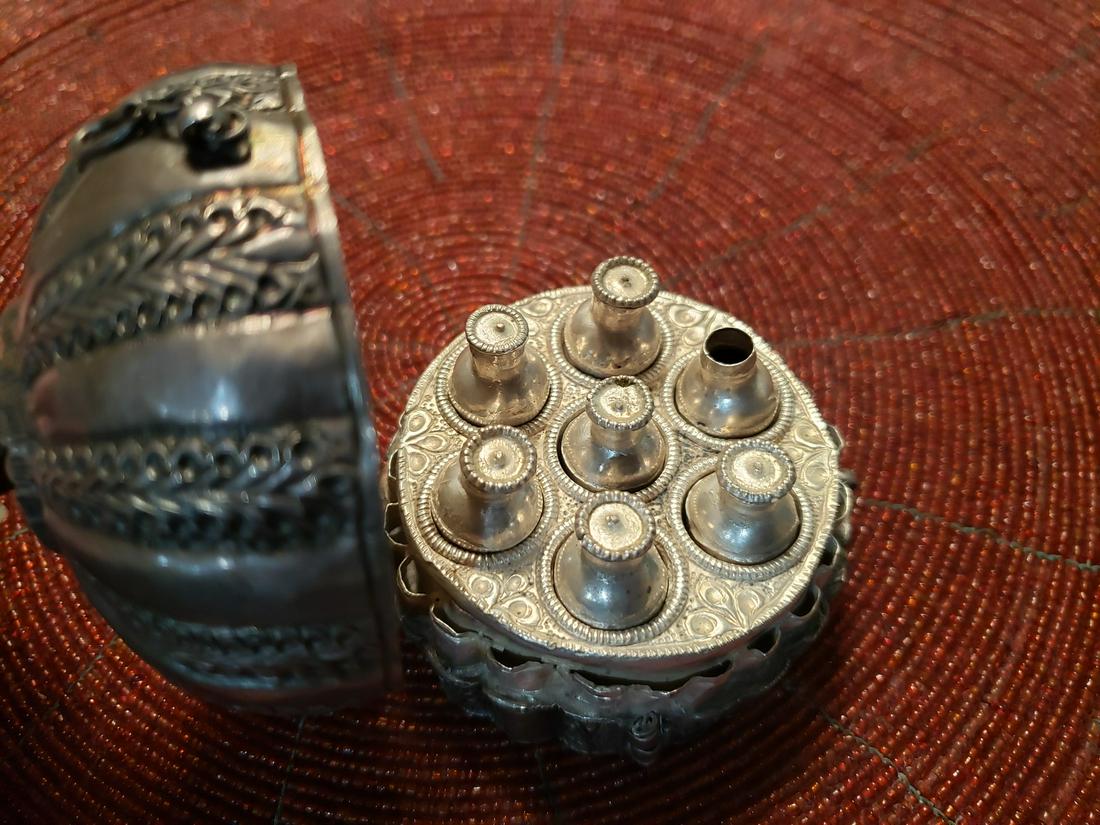 Silver unique encased item (1 of 1)