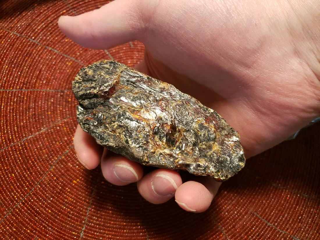 Large uncut piece of Amber (1 of 1)