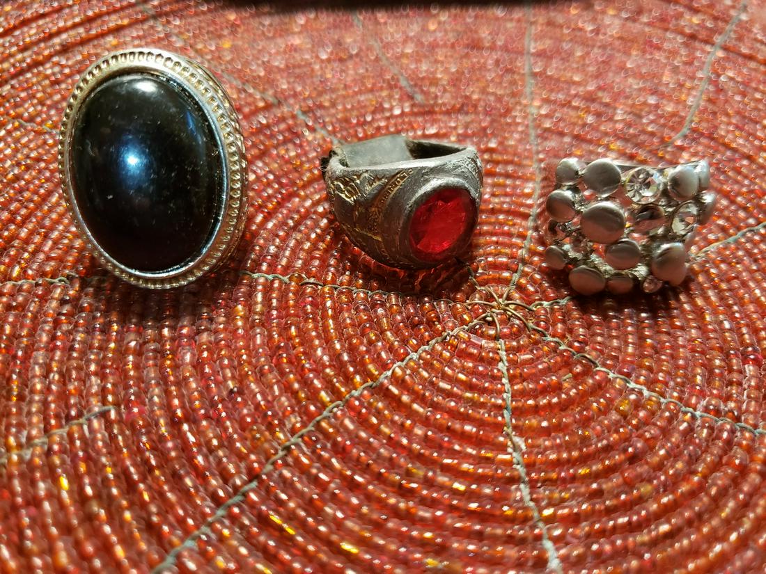 Lot of three silver rings (1 of 1)