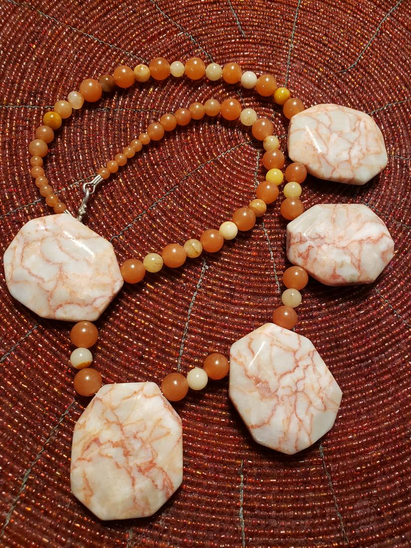 Large orange stoned necklace: Large orange stoned necklace