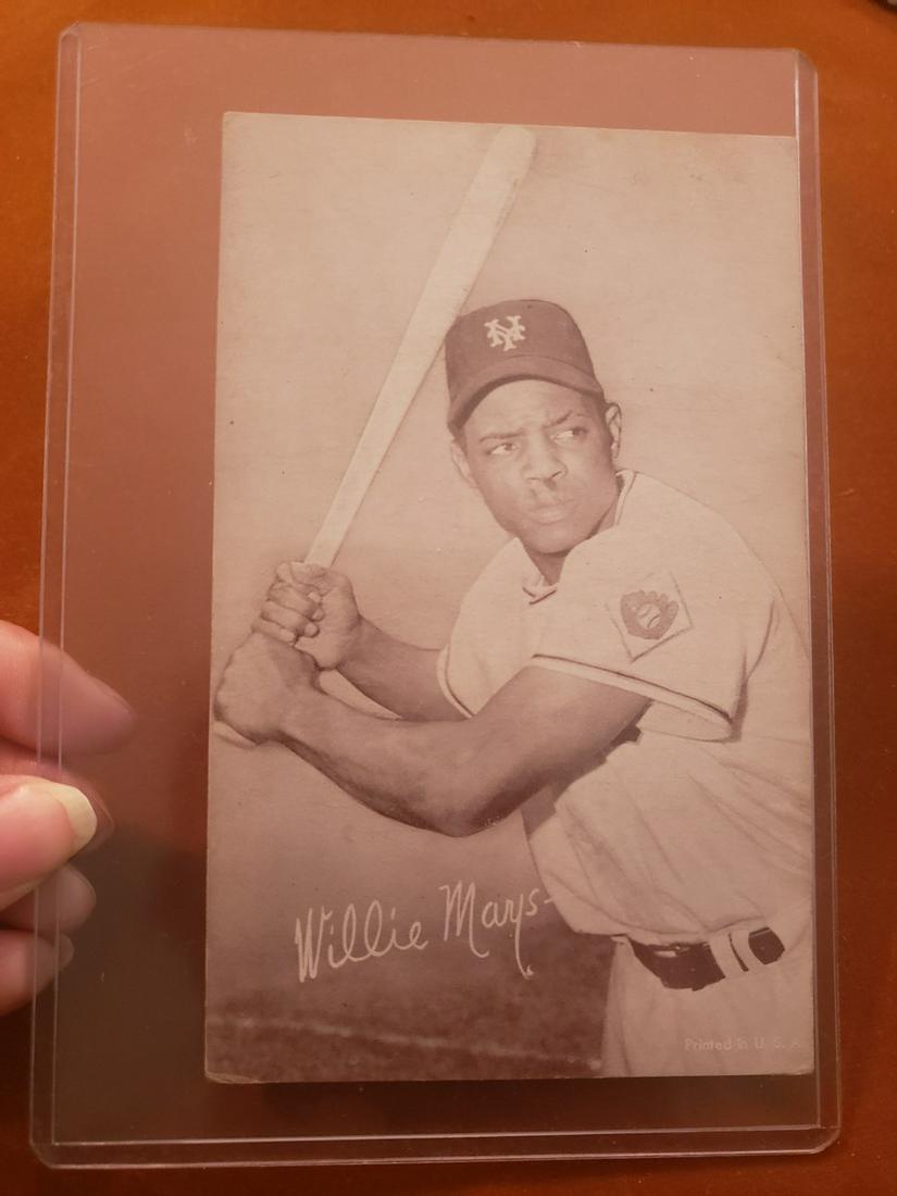 Vintage Willie Mays card w/signature: Vintage Willie Mays card w/signature- no COA