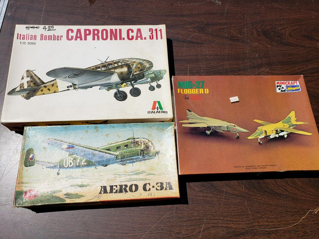 Three vintage model plane kits: Three vintage model plane kits