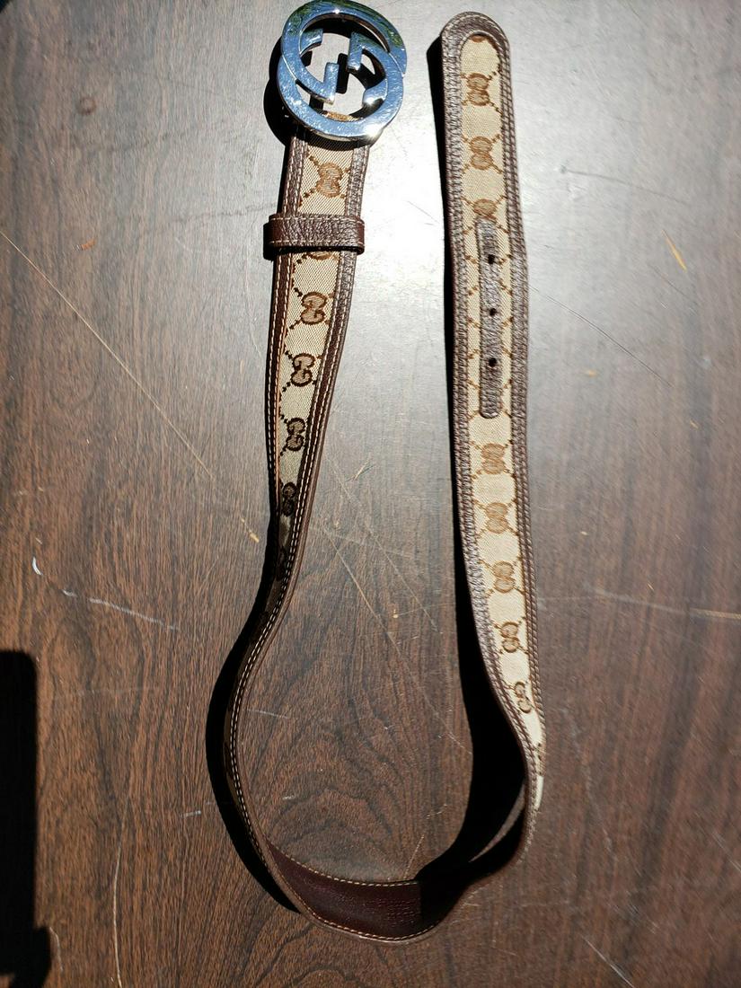 Gucci belt: Gucci belt - on inner side it is marked Gucci with a serial number