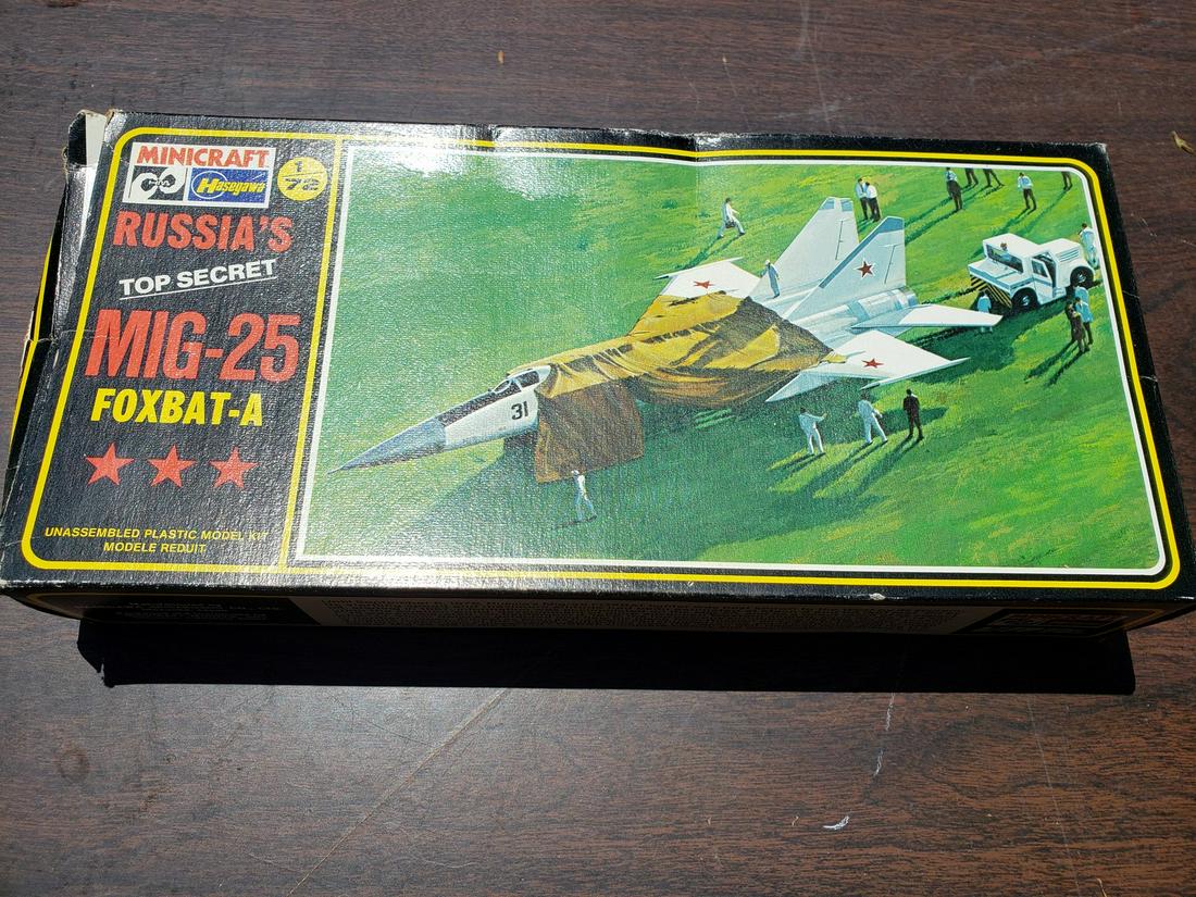 Minicraft 1/72 Mig-25 Foxbat - A model plane: Minicraft 1/72 Mig-25 Foxbat - A model plane