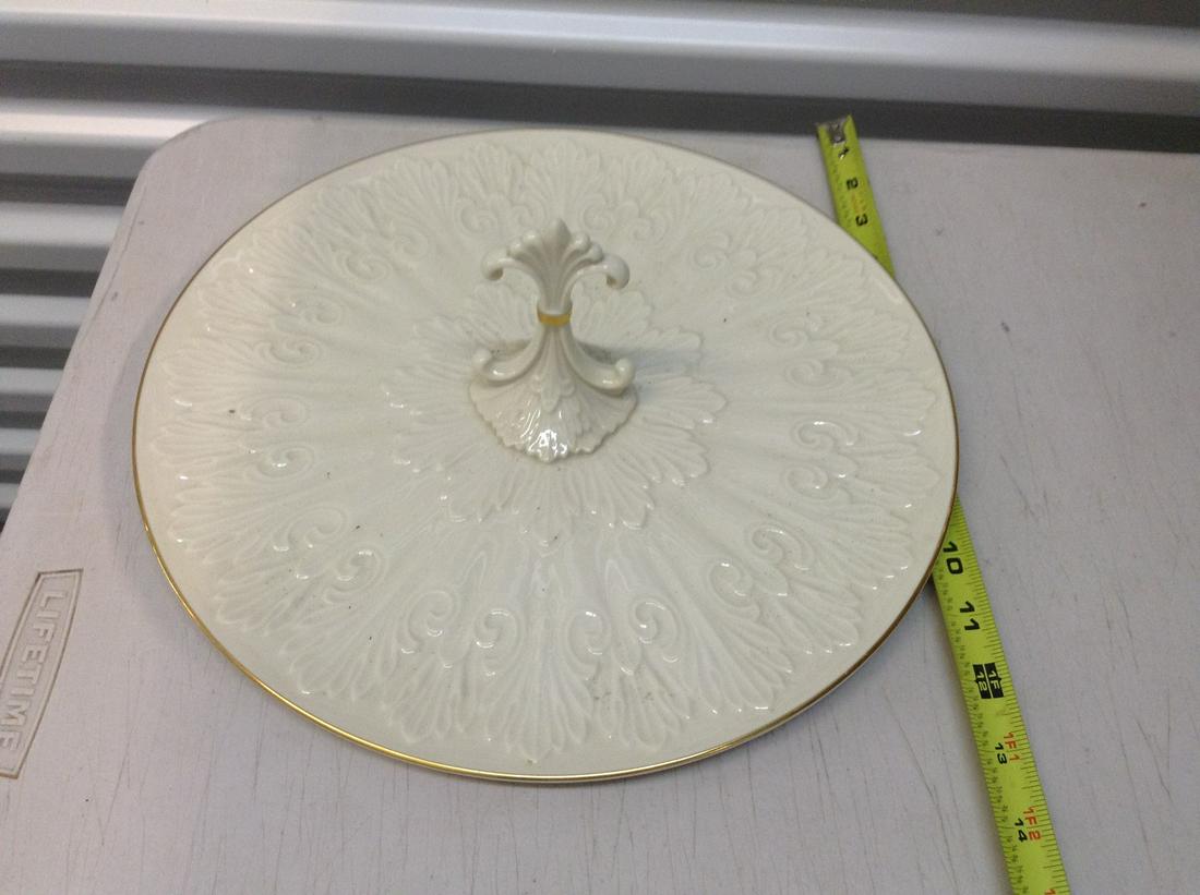 Lenox dessert plate: no chips or cracks