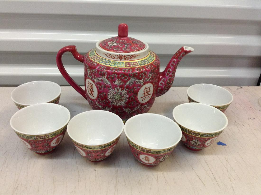 vintage oriental tea pot with tea cups (1 of 1)