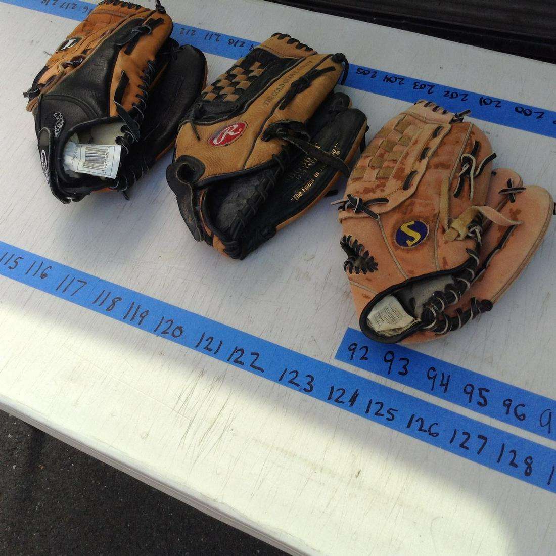 lot of three right handed leather gloves: lot of three right handed leather gloves