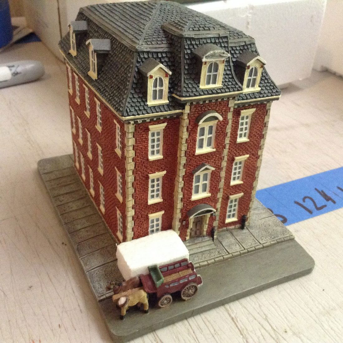 Danbury mint Philadelphia police station classic: Danbury mint Philadelphia police station classic American police station