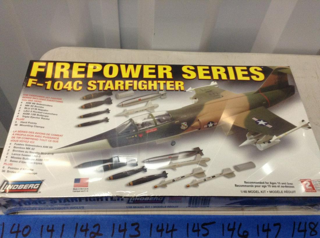 sealed Lindbergh starfighter model: sealed Lindbergh starfighter model