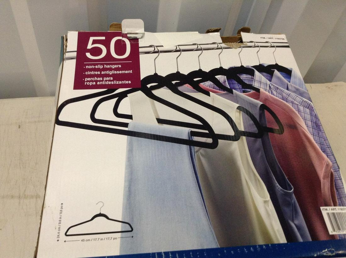 lot of 50 non slip hangers: lot of 50 non slip hangers