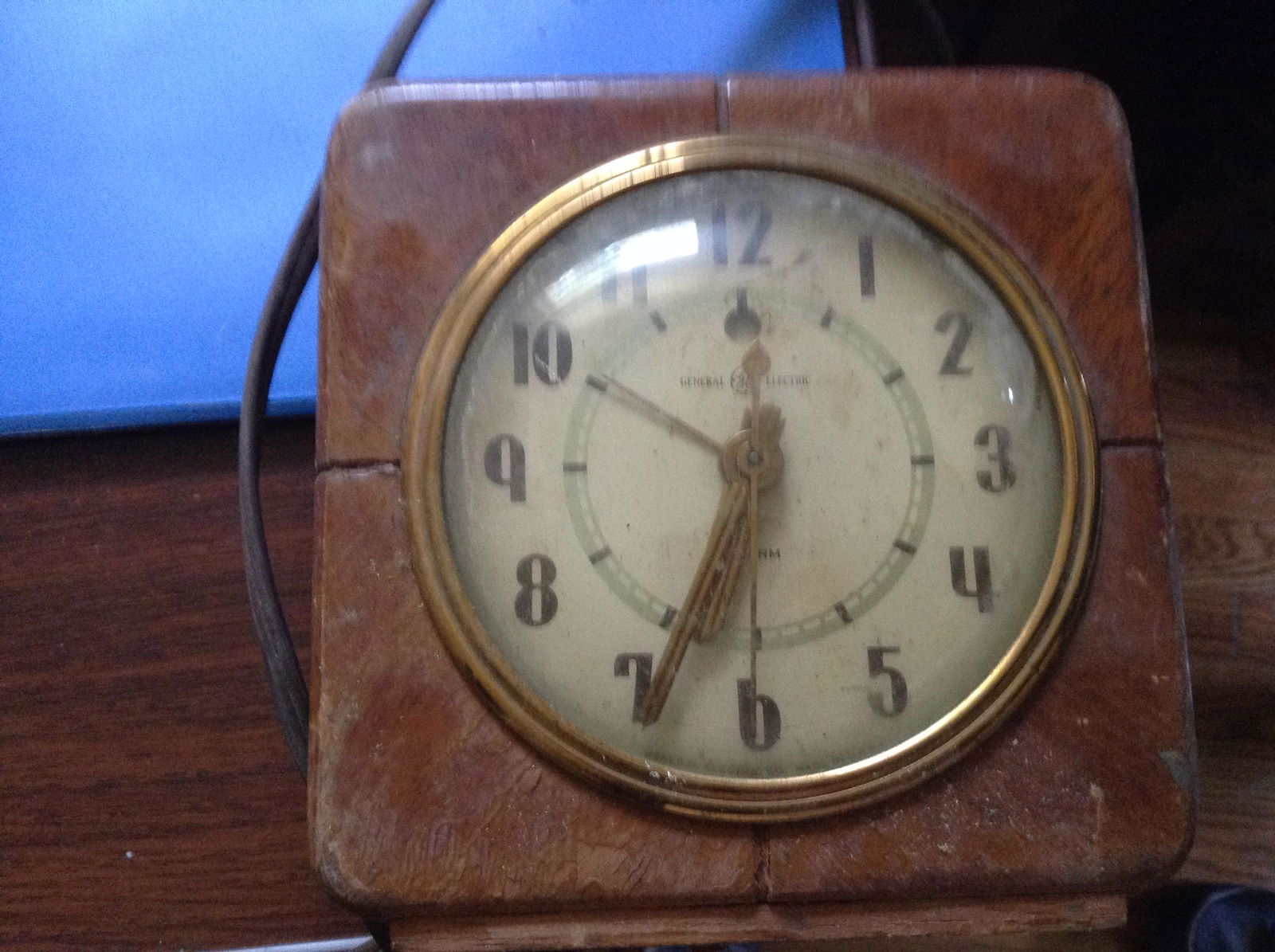 General Electric Wood Electric Alarm Clock Jun 18 2020 Emanon Auctions And Estate Sales In Nj