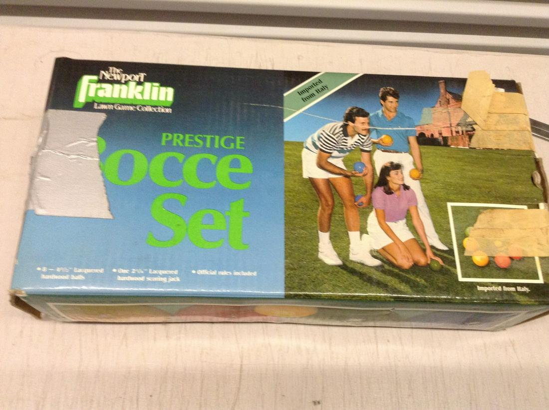 bocce ball set in the box (1 of 1)