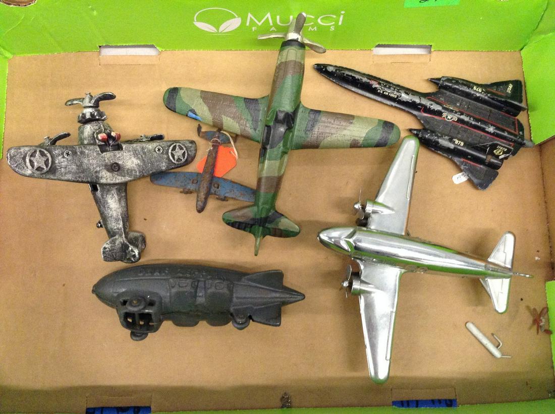 lot of heavy diecast airplanes: lot of heavy diecast airplanes
